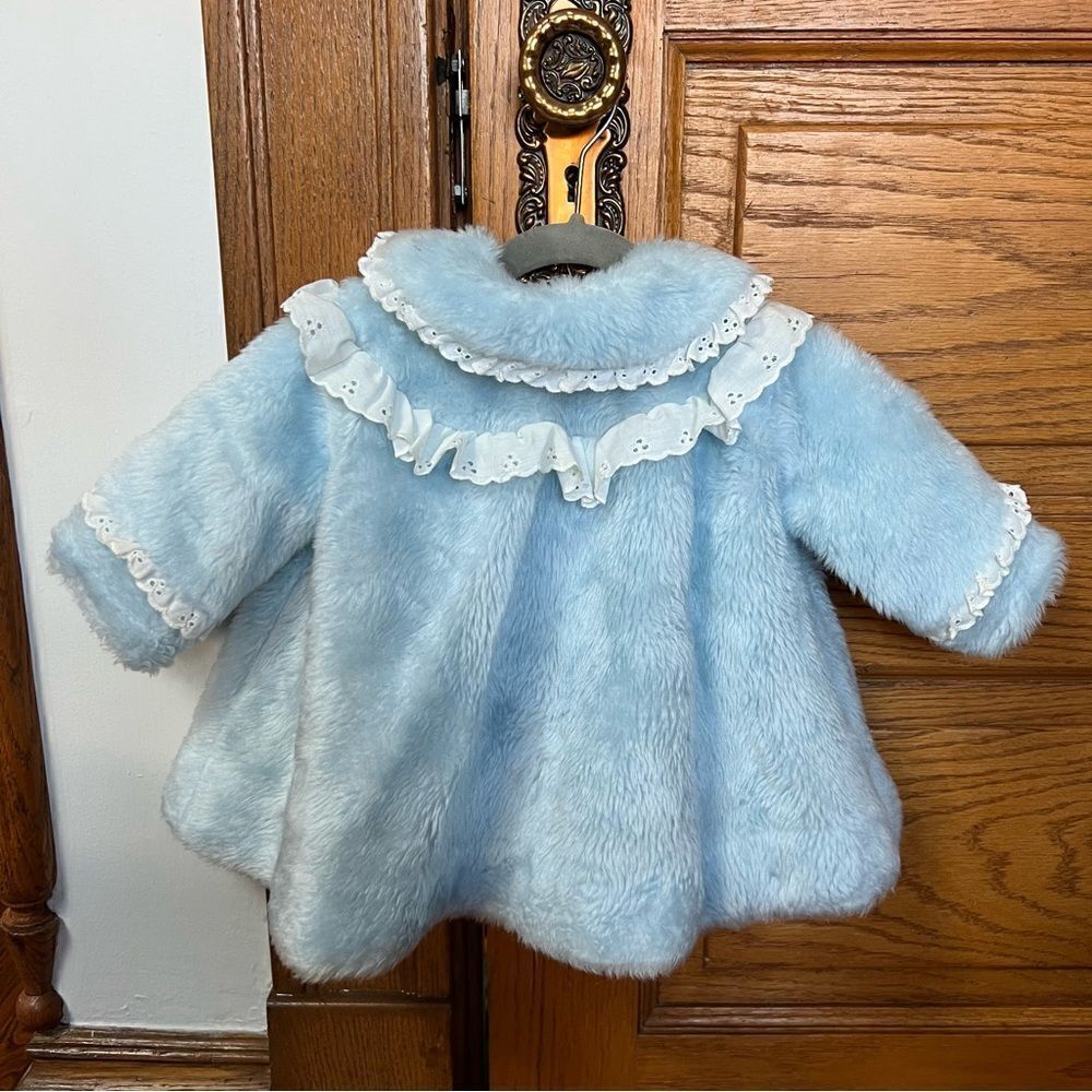 Sweet Vintage 1960s Girls Baby Blue Faux Fur Lace Embellished Swing Coat - Picture 4 of 13
